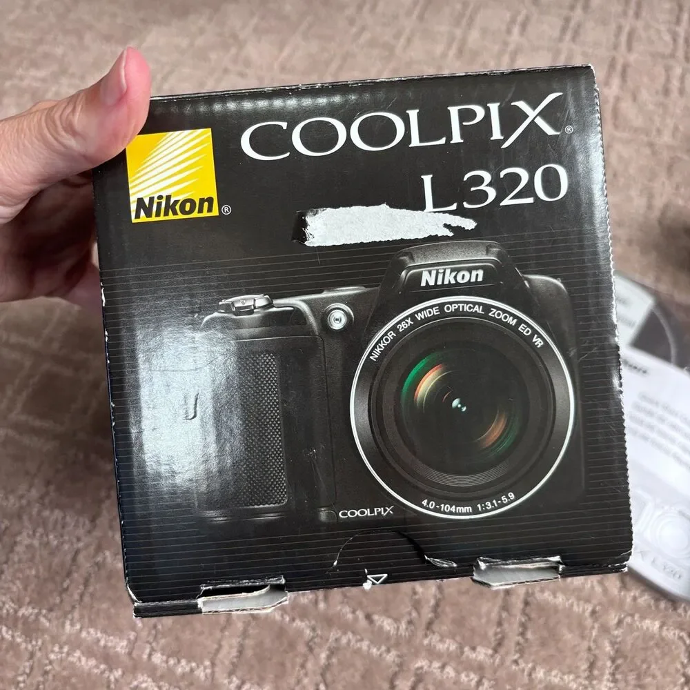 Nikon COOLPIX L320 Camera 16.1MP 26x Optical Zoom Lens-shift VR Black TESTED